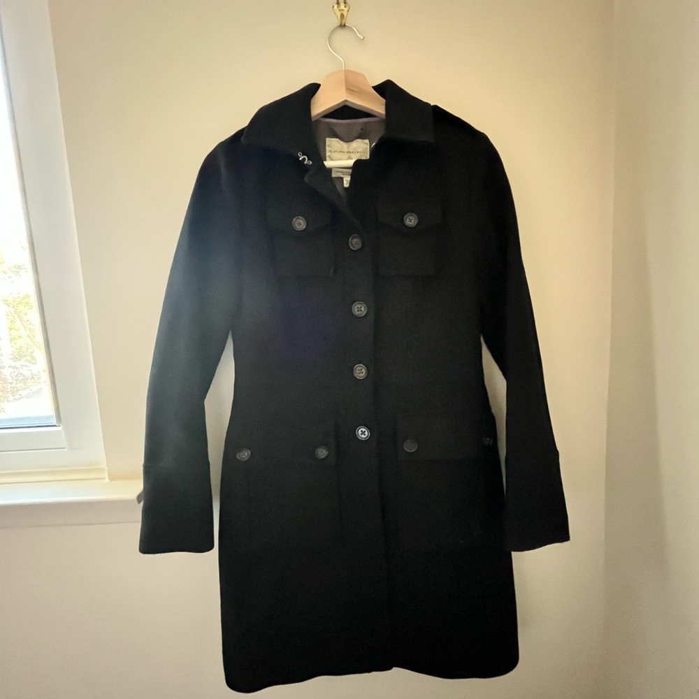 Banana Republic. Black wool coat. XS. Great condition.